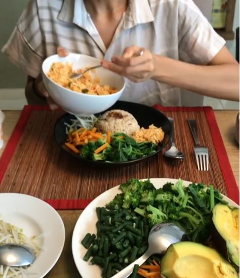 11 Inspirasi menu sehat ala Sophia Latjuba, kaya akan sayuran