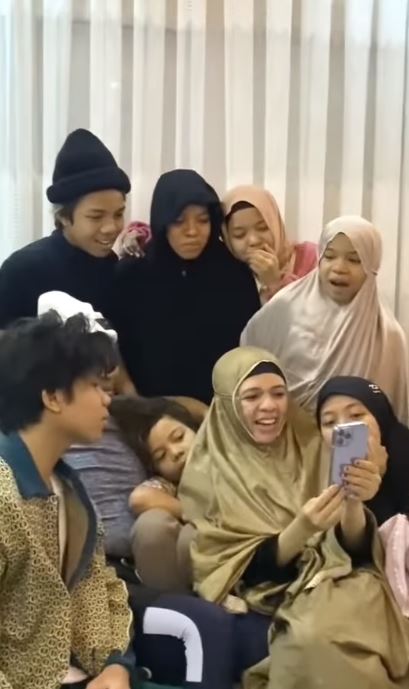 9 Momen Gen Halilintar beri ucapan Aurel dan Atta secara virtual