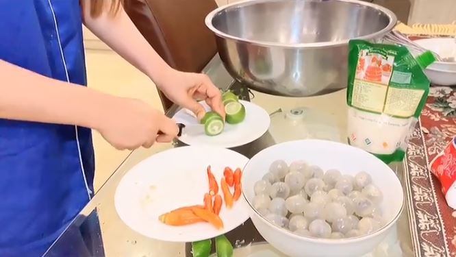 7 Trik Via Vallen bikin asinan kelengkeng, segar dan praktis