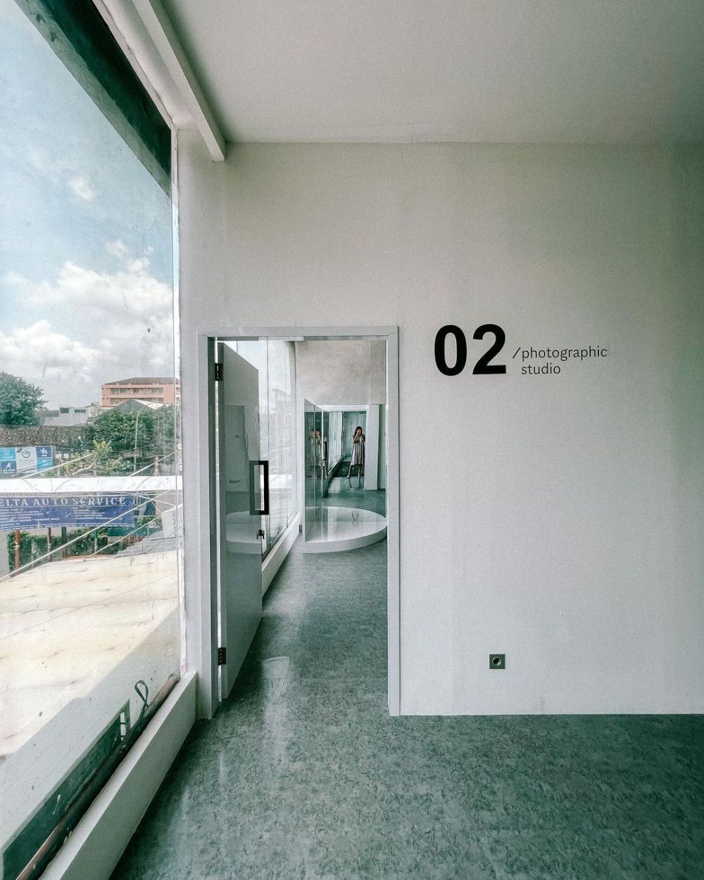 9 Potret kantor baru Awkarin, buah perjuangan 4 tahun menanti