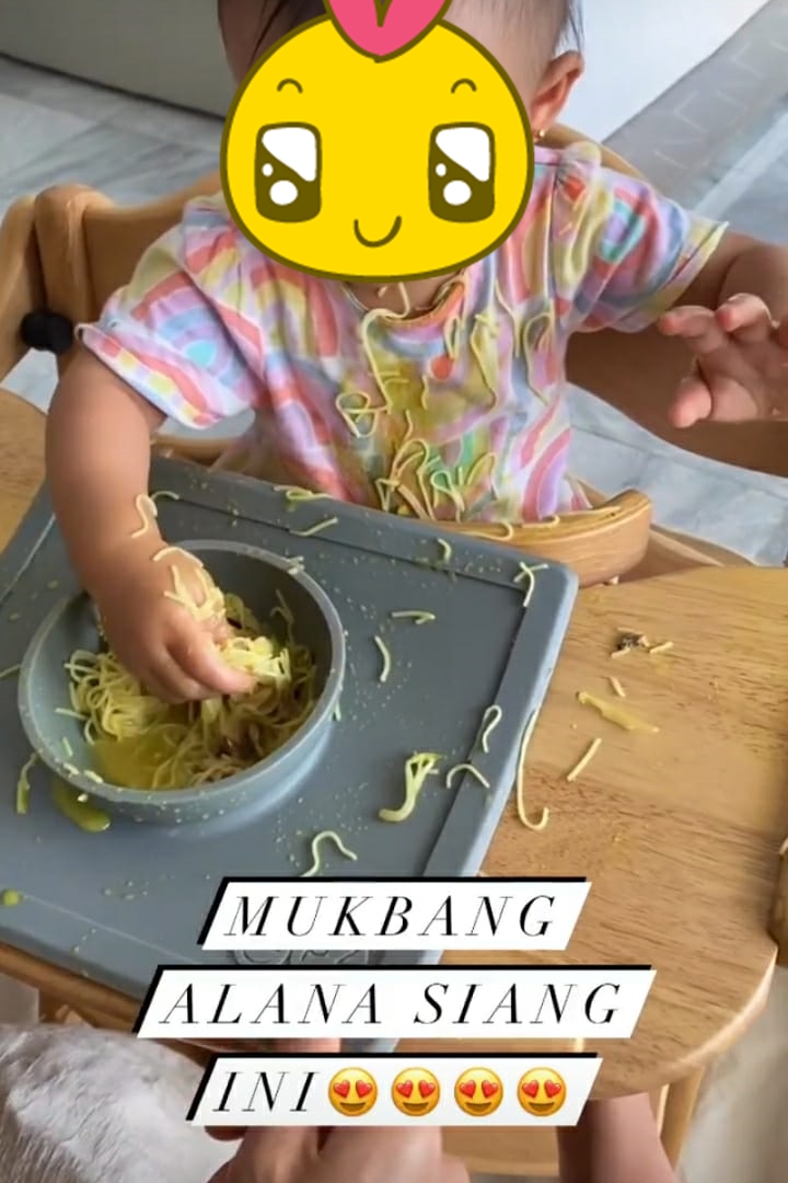 7 Cara bikin MPASI ala Alice Norin, bantu anak belajar makan sendiri