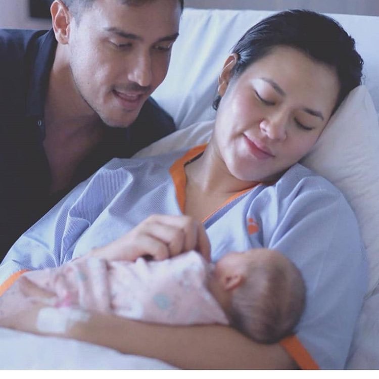 Potret natural 7 penyanyi usai lahiran, Aurel Hermansyah glowing