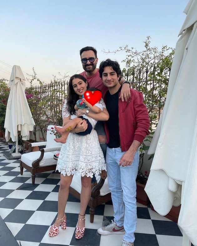 9 Momen keluarga Kareena Kapoor rayakan ulang tahun Jehangir Ali Khan