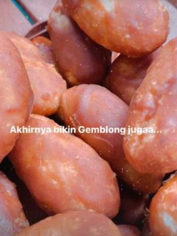 Jago masak, ini 11 kreasi kue dan camilan tradisional ala Asmirandah