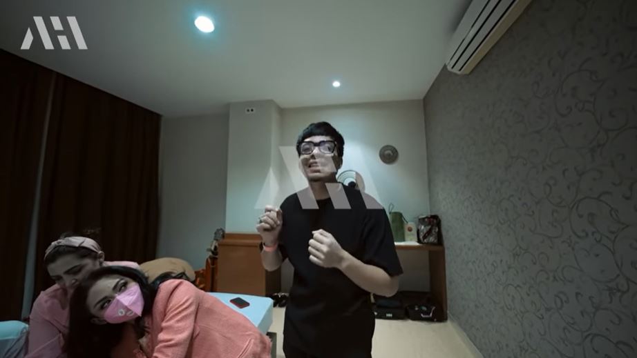 11 Momen kompak Anang, Ashanty, dan Krisdayanti momong cucu pertama