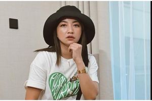 5 Tips lindungi kulit wajah saat liburan ala Hesti Purwadinata