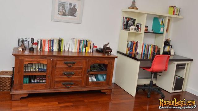 Potret ruang kerja 9 seleb wanita di rumah, estetik dan cozy
