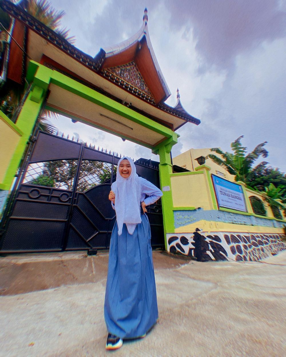 Pesona 7 pedangdut cantik pakai seragam sekolah, persis ABG