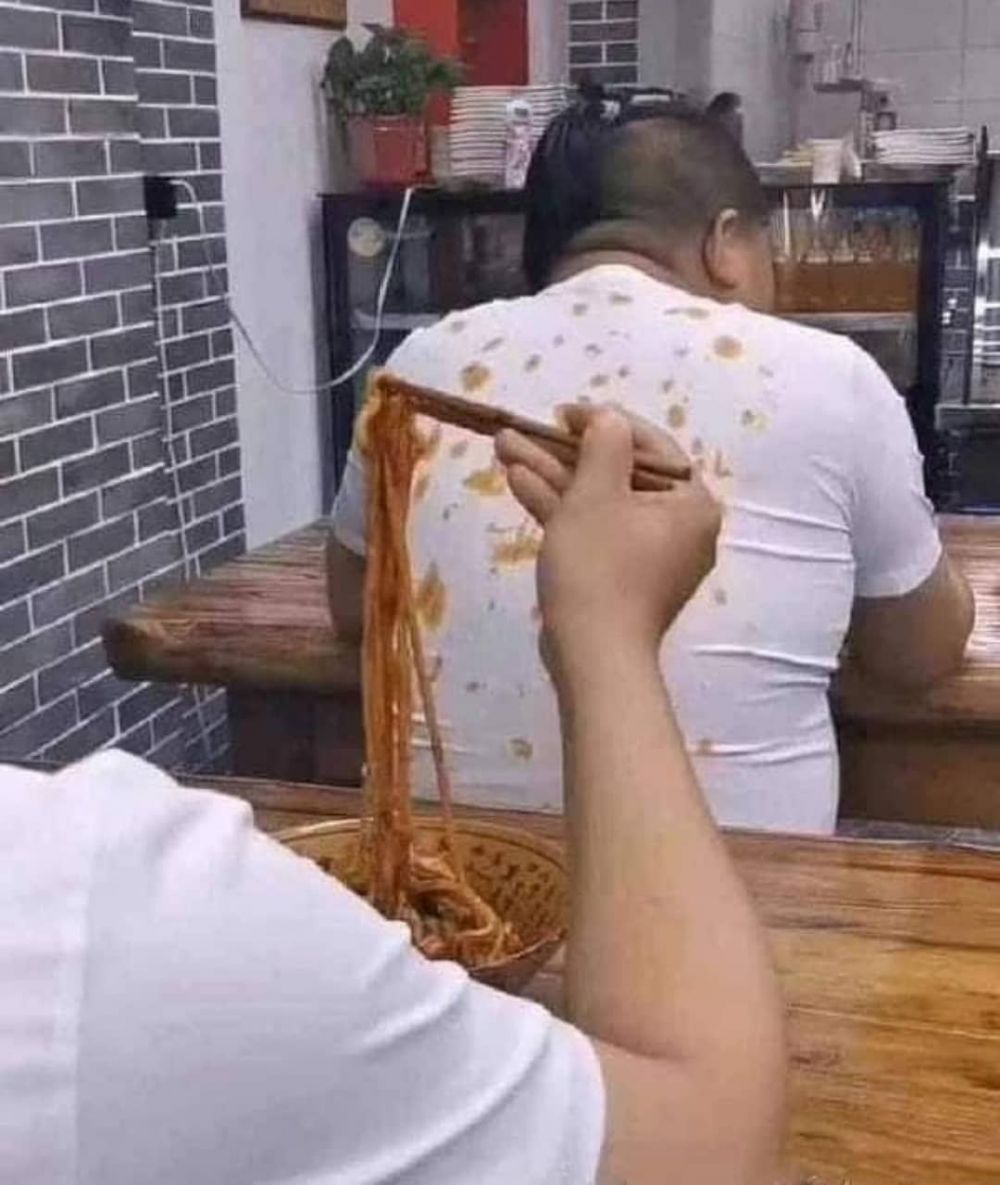 13 Momen sial di tempat umum ini bikin mati gaya