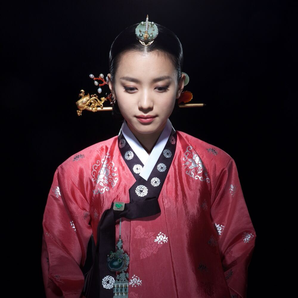 11 Potret transformasi Han Hyo-joo, cantik natural sejak dulu