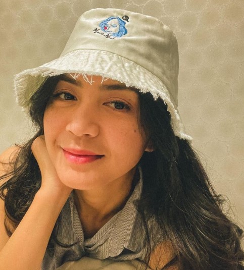 Jarang tersorot, ini 11 pesona Tyara Renata istri Surya Insomnia