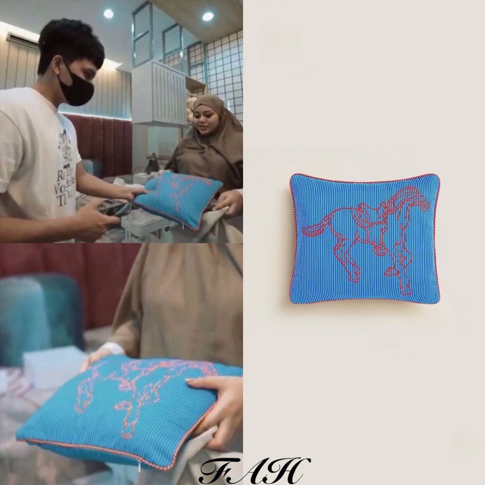 Taksiran harga 11 perlengkapan bayi Atta & Aurel, stroller Rp 72 juta