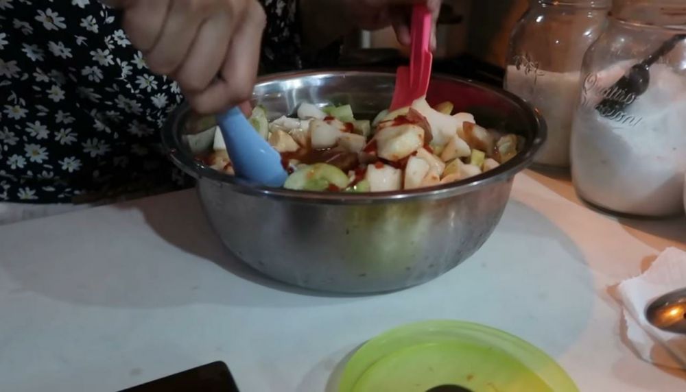 10 Trik Hesti Purwadinata bikin asinan Bogor, mudah ditiru dan simpel