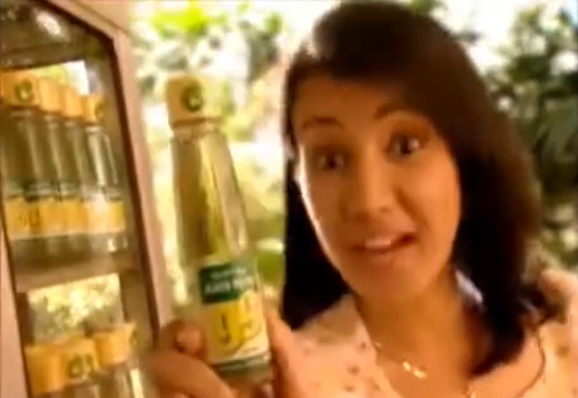 Model iklan minyak kayu putih 90-an kini jadi artis, ini 9 potretnya