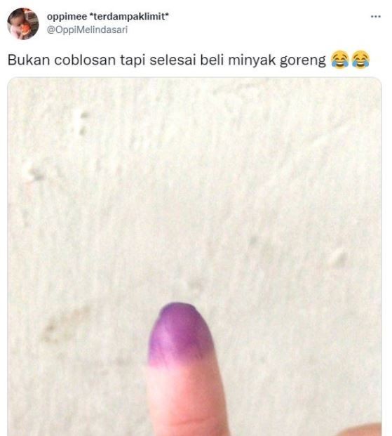 9 Status lucu berburu minyak ini bikin emak-emak senyum kecut