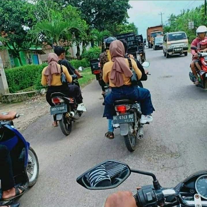 11 Potret nyeleneh orang kompakan ini bikin dahi berkerut