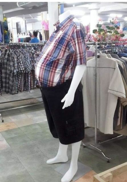 21 Potret kocak manekin di toko ini bikin cekikikan