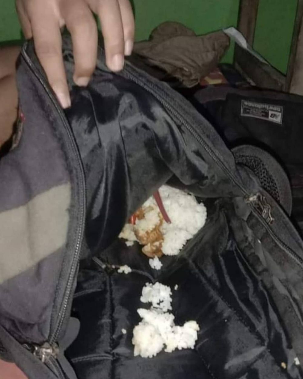 13 Momen nyesek nggak jadi makan, bikin bad mood seharian