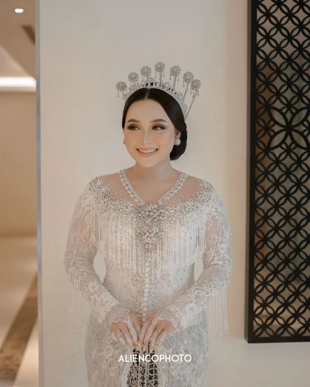 11 Gaya Syifa adik Ayu Ting Ting dari lamaran hingga resepsi