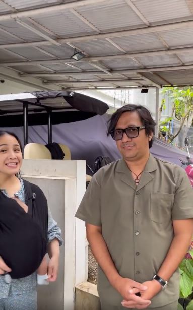 Beri kado Nagita Slavina mobil, ekspresi Andre Taulany jadi sorotan