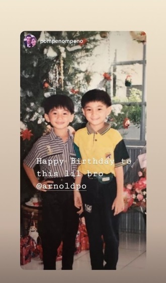 9 Potret kebersamaan Chef Arnold dan adiknya dari kecil hingga kini