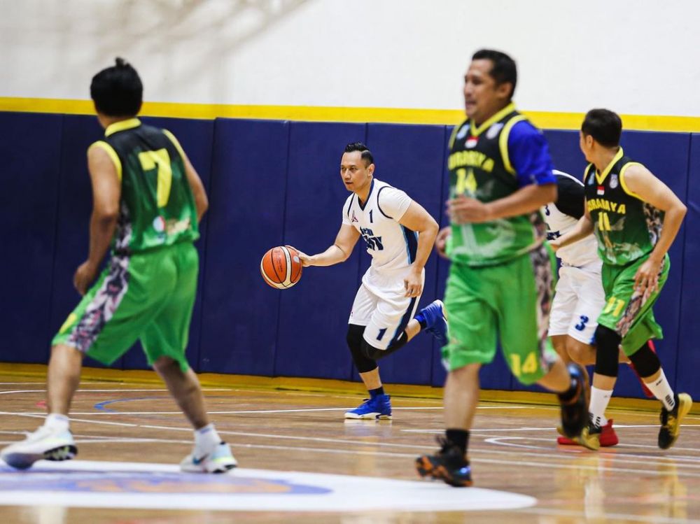 Jago basket, 9 aksi Agus Yudhoyono saat tanding ini keren banget