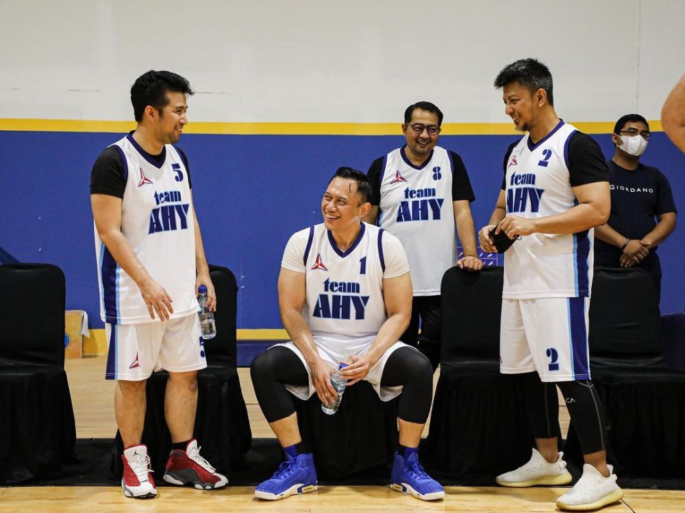 Jago basket, 9 aksi Agus Yudhoyono saat tanding ini keren banget