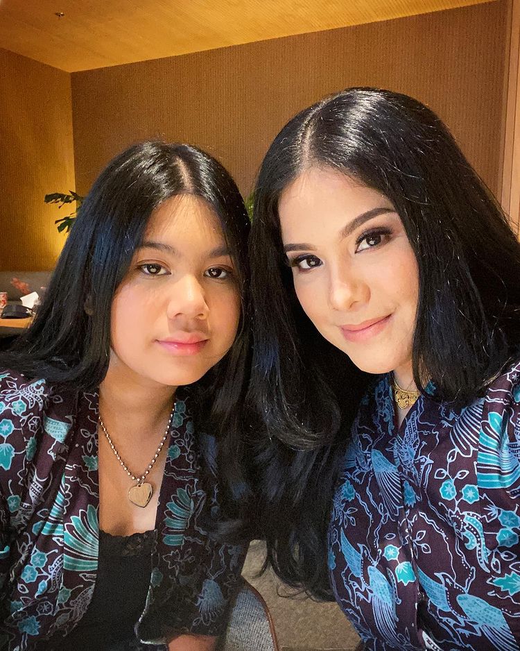 11 Potret Almira Yudhoyono yang kini beranjak remaja, fotokopi ibunya