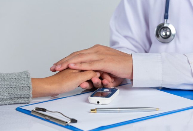 Tremor adalah gerakan tanpa sadar, kenali gejala dan cara mengatasi