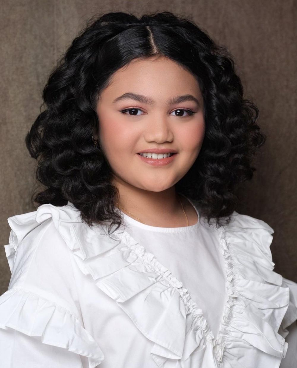 9 Pesona anak politisi beranjak dewasa, Almira Yudhoyono tuai atensi