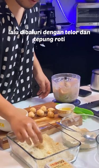 9 Cara Thariq Halilintar bikin bola-bola ayam, cuma pakai 4 bahan