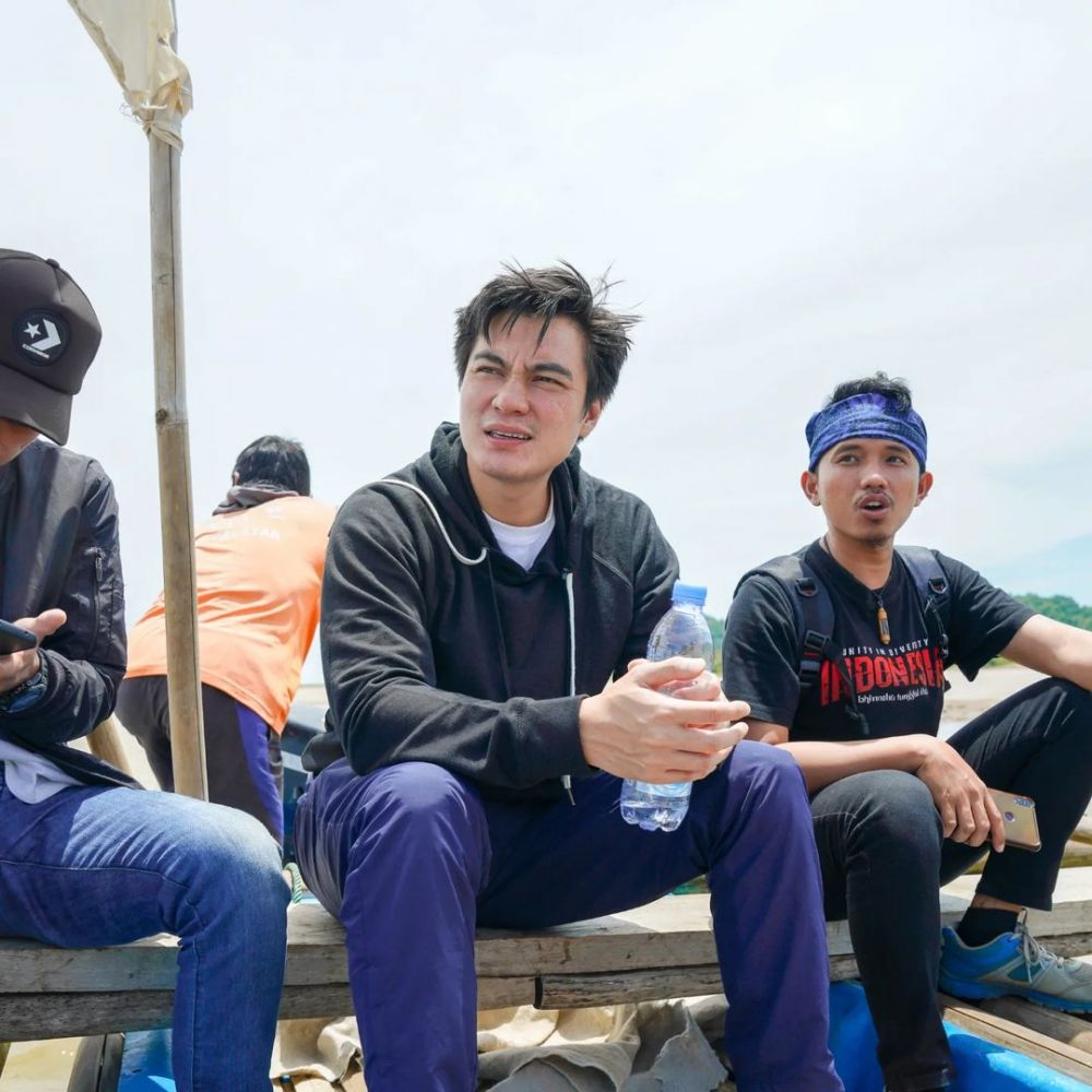 11 Momen Baim Wong kunjungi rumah fansnya di Nusakambangan, penuh haru