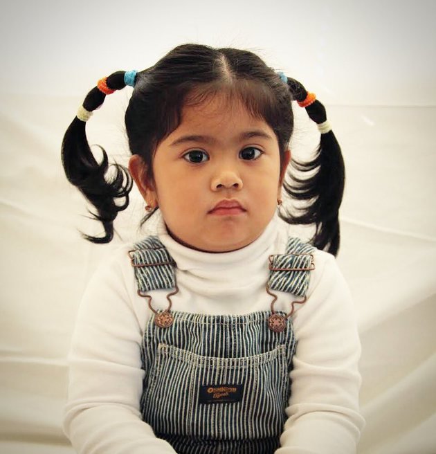Fotokopi ibunya, 11 potret Almira Yudhoyono dari kecil hingga remaja
