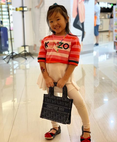 10 Gaya Thalia Onsu pakai tas branded, stylish dan fashionable