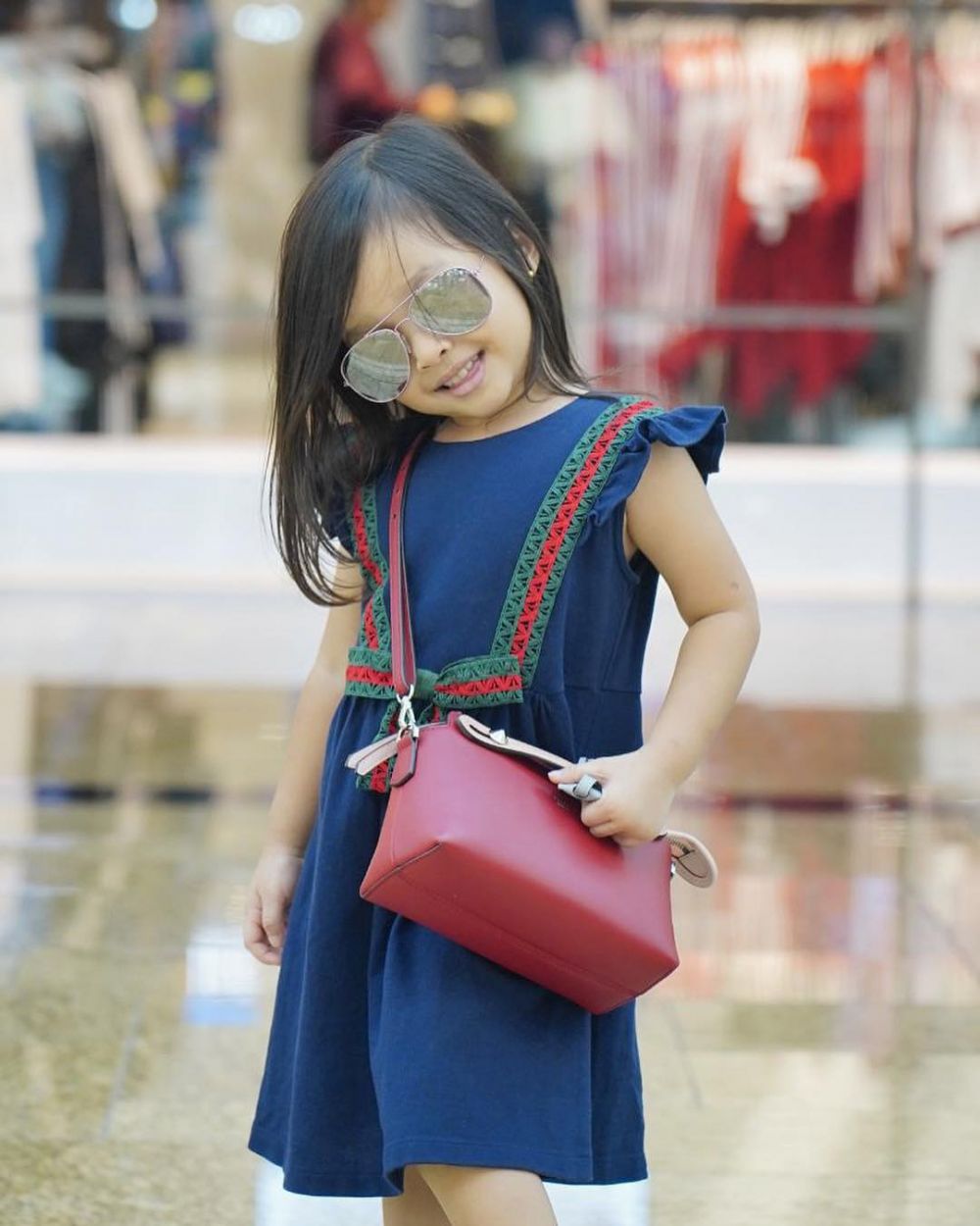 10 Gaya Thalia Onsu pakai tas branded, stylish dan fashionable