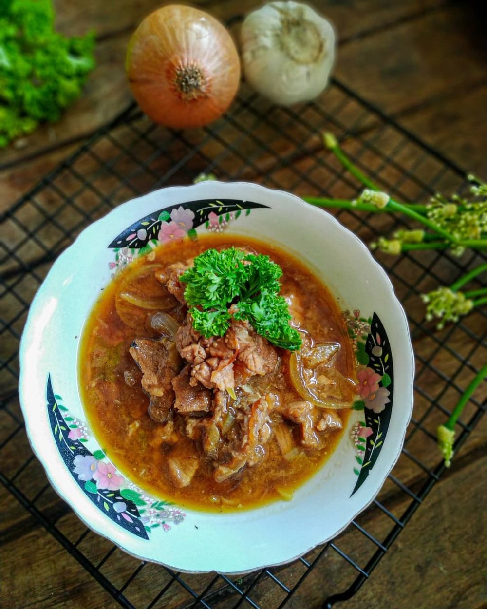 13 Resep olahan daging kambing berkuah, gurih, segar, dan nggak bau