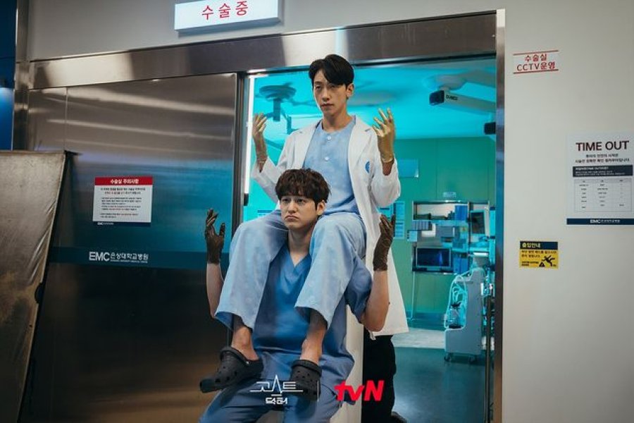 9 Drama Korea terbaik di VIU awal 2022, Ghost Doctor penuh kisah kocak
