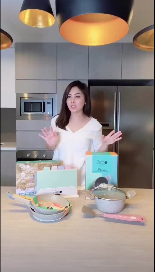 Terpaksa dijual usai cerai, ini 9 potret rumah Jonathan Frizzy