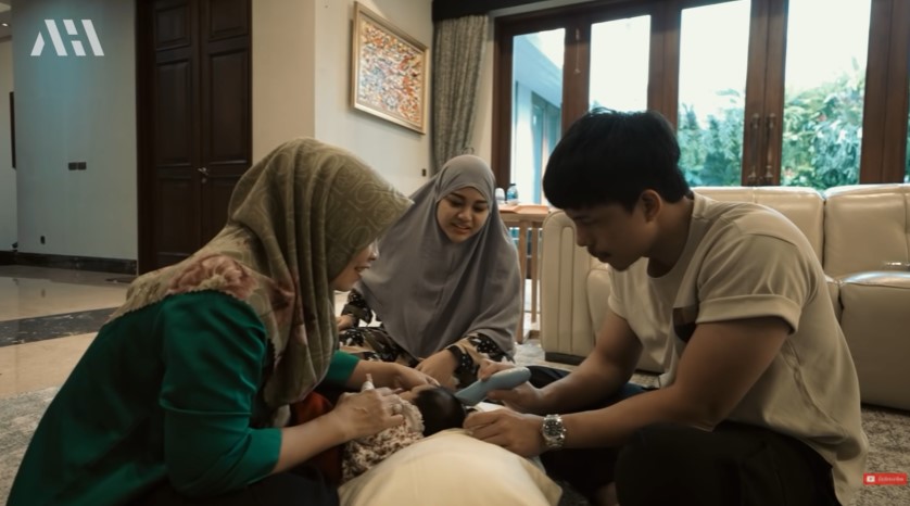 9 Momen anak Aurel dicukur botak, Atta Halilintar sempat tak tega