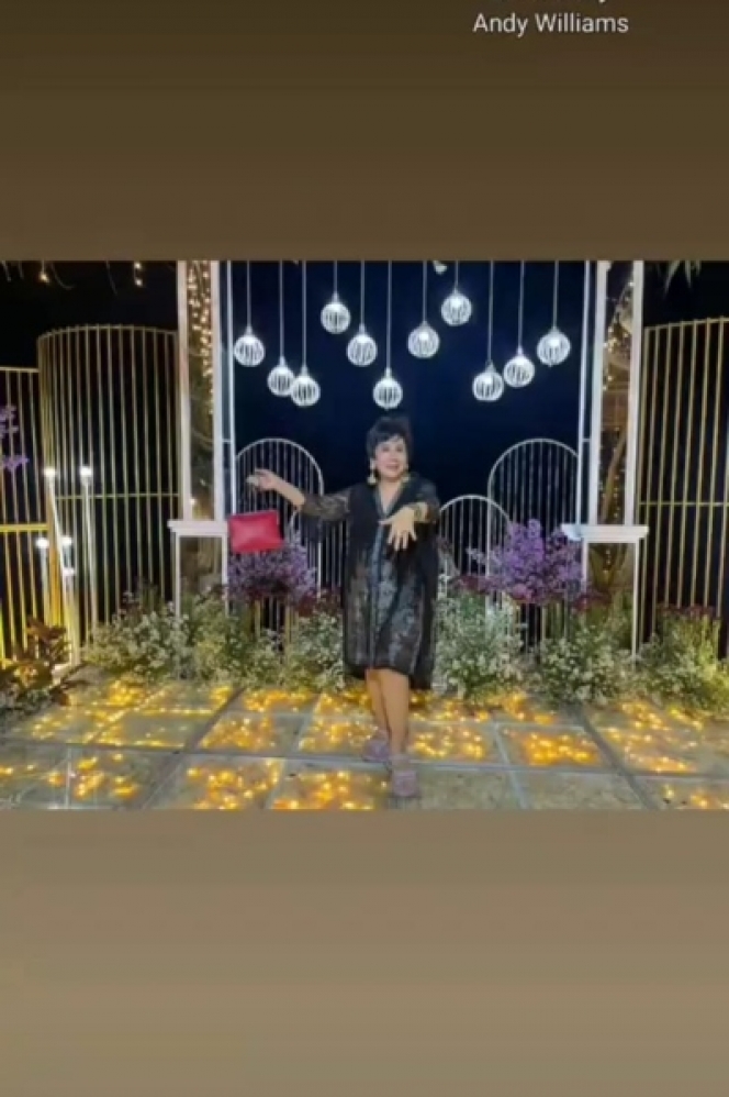 7 Pesona Ni Made Ayu di pernikahan Venna Melinda, tampil modis