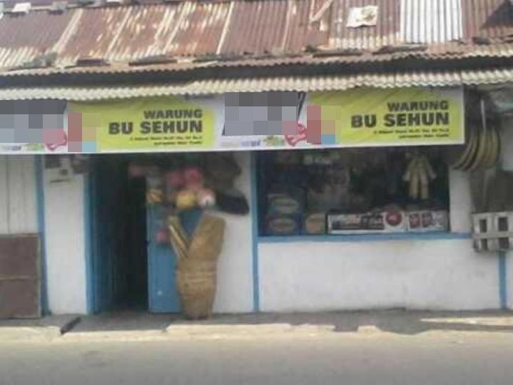 13 Spanduk warung kocak pakai nama idol K-Pop idenya ada-ada saja