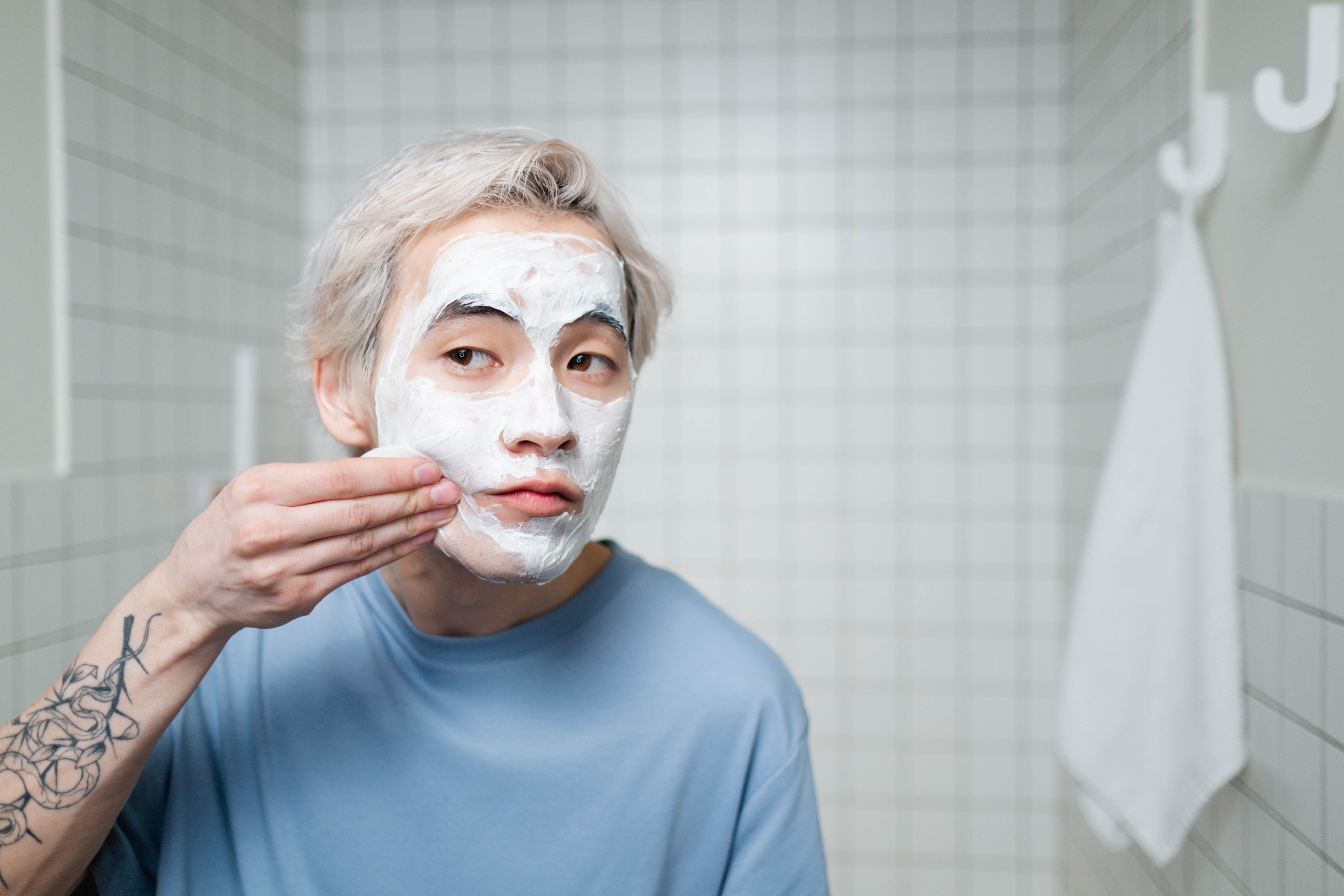 7 Rekomendasi masker wajah pria di Indomaret di bawah Rp 50 ribu