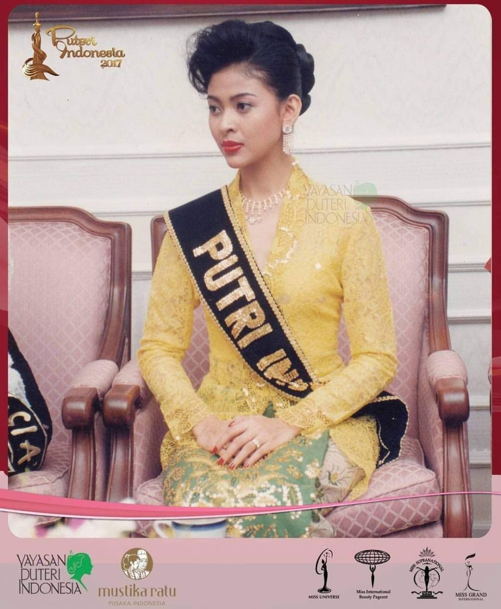 11 Potret lawas Indira Soediro Putri Indonesia I, pesonanya memikat