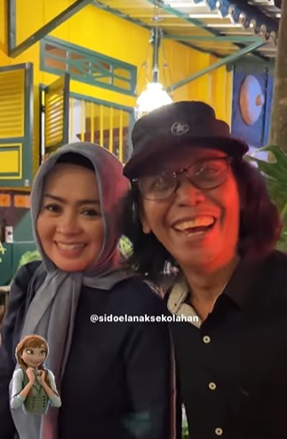 9 Momen Mandra & Munaroh 'Si Doel' dulu hingga kini, selalu kompak