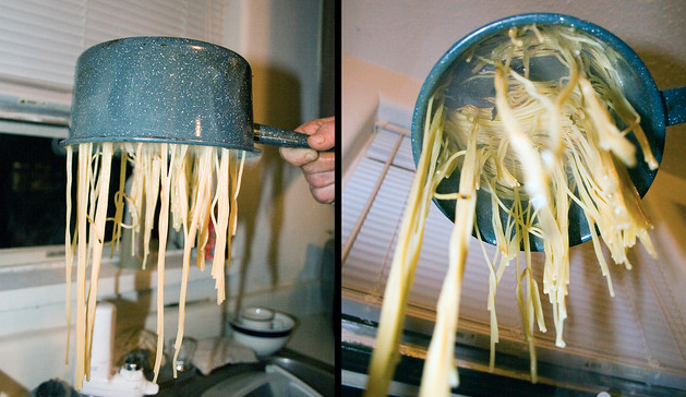 11 Momen kocak masak pasta ini aksinya bikin geleng kepala