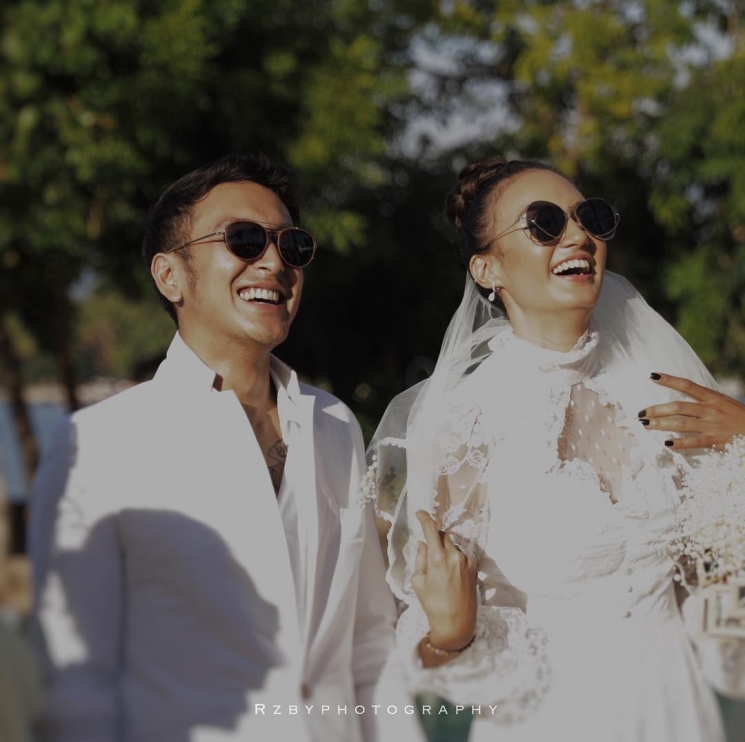 Momen pernikahan 13 juara Puteri Indonesia, Venna Melinda adat Bali