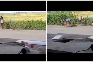 Aksi kakek pesepeda tambal jalan berlubang di Kebumen ini tuai pujian