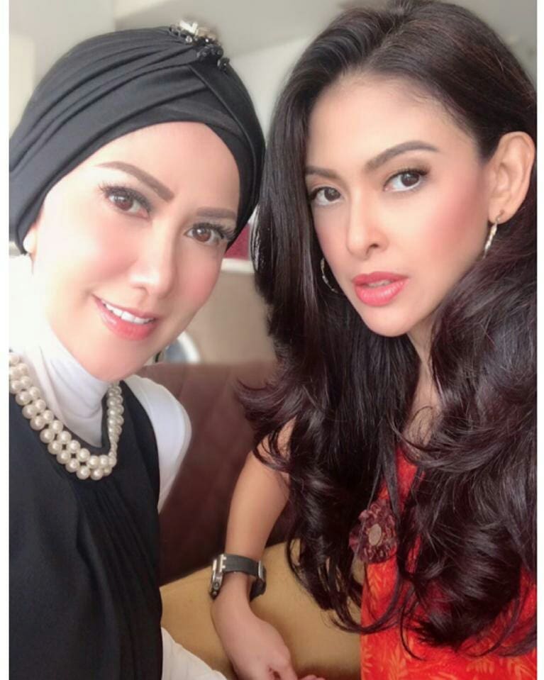 9 Potret persahabatan Venna Melinda & Indira Soediro, kompak selalu