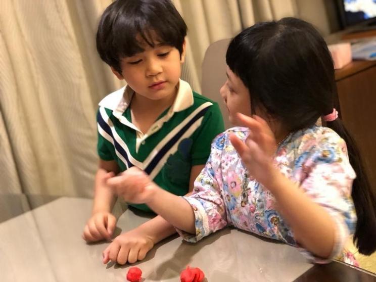 11 Potret kebersamaan Rafathar dan Arsy, interaksinya bikin gemas