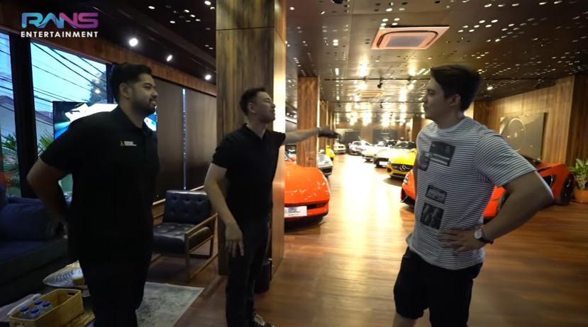 9 Momen Raffi Ahmad belikan Irwansyah mobil, ditaksir Rp 5,7 M